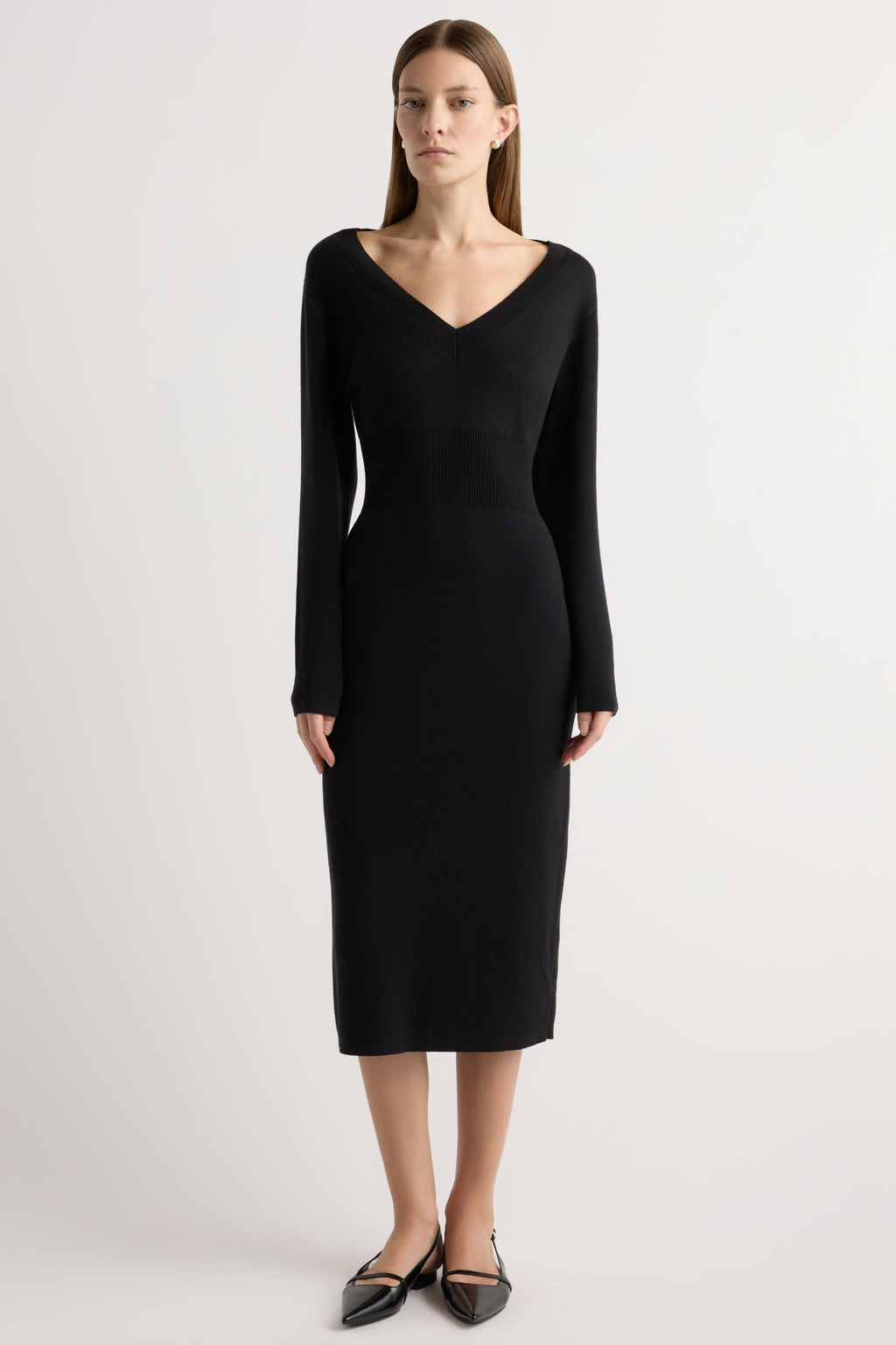 Off-shoulder v-neck jumper dress